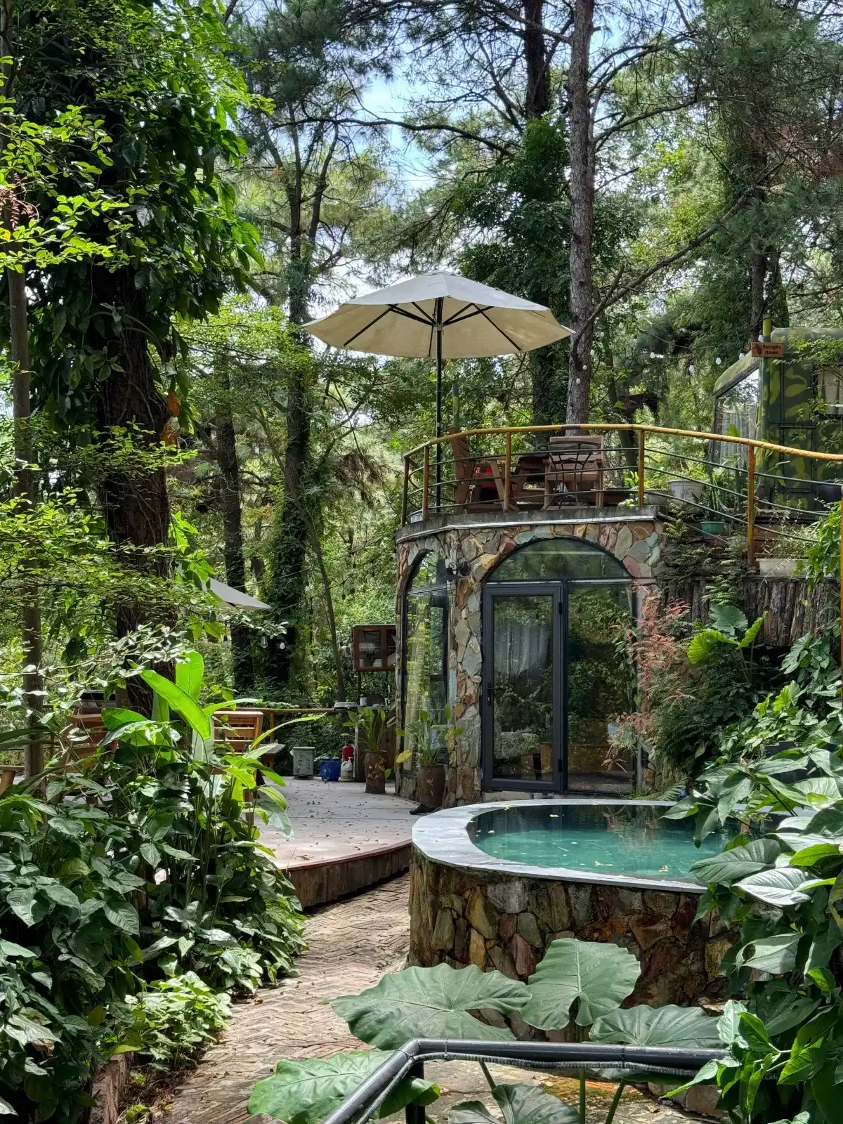DE'BAY RETREAT - Tiny Moon, ảnh 1