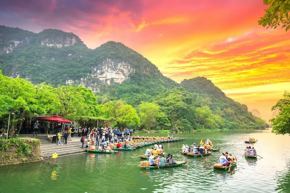 Tour Cố Đô Hoa Lư - KDL Sinh Thái Tam Cốc - Đạp Xe · ảnh 3